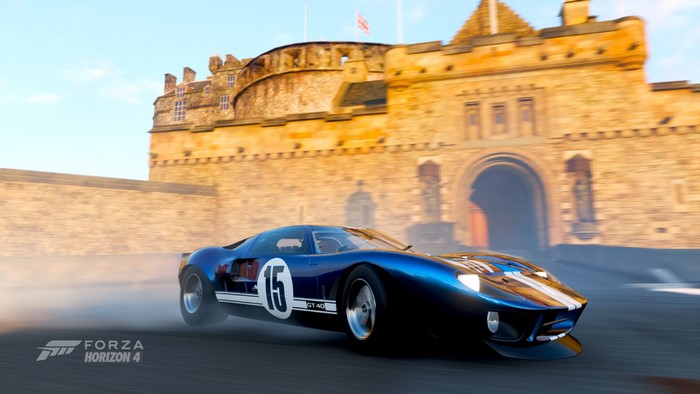 Ford GT40 racing in front of Edinburgh Castle in Forza Horizon 4