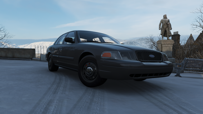 Ford Crown Victoria in Forza Horizon 4