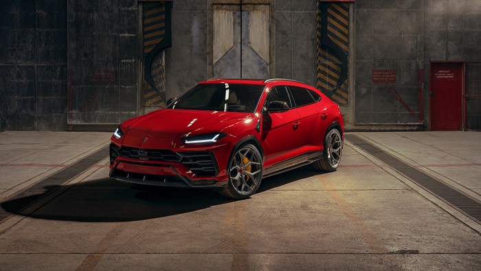 4K Lamborghini Urus tuned by Novitec