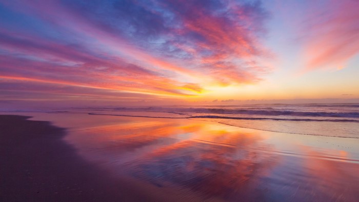 4K Beach Landscape with Sunrise Clouds