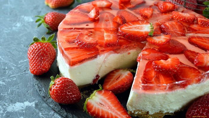 Strawberry Jelly Cake with Fresh Strawberries