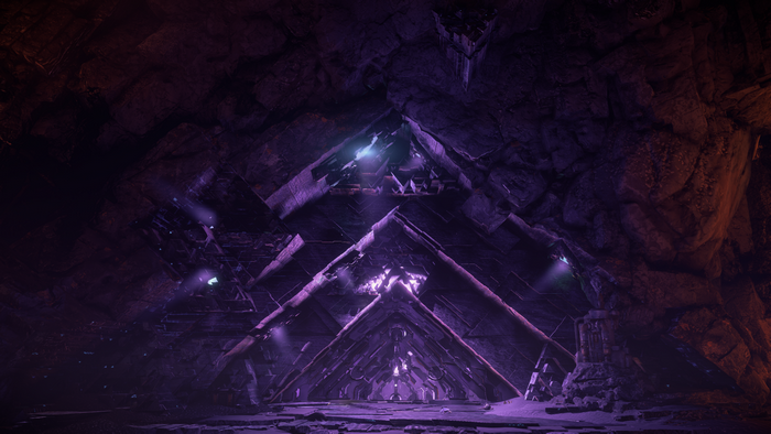 Cave interior with geometric structures in Horizon Zero Dawn
