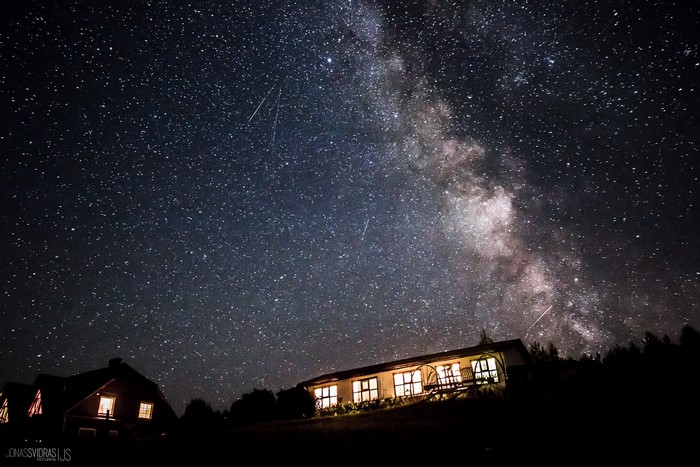 Jonas Svidras night sky with Milky Way and houses
