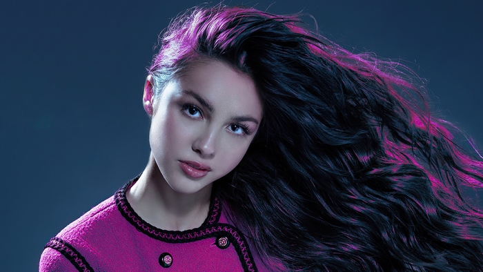 Olivia Rodrigo with pink-streaked black hair