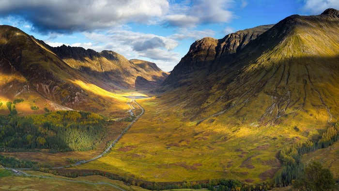 Valley with mountains and trees in Scotland