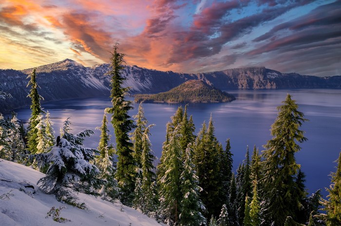 Crater Lake National Park, Oregon, USA in Winter