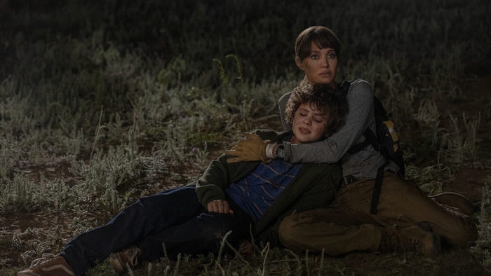 Angelina Jolie and Finn Little in Those Who Wish Me Dead