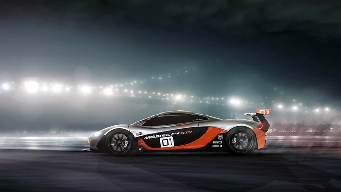 McLaren P1 GTR race car on track