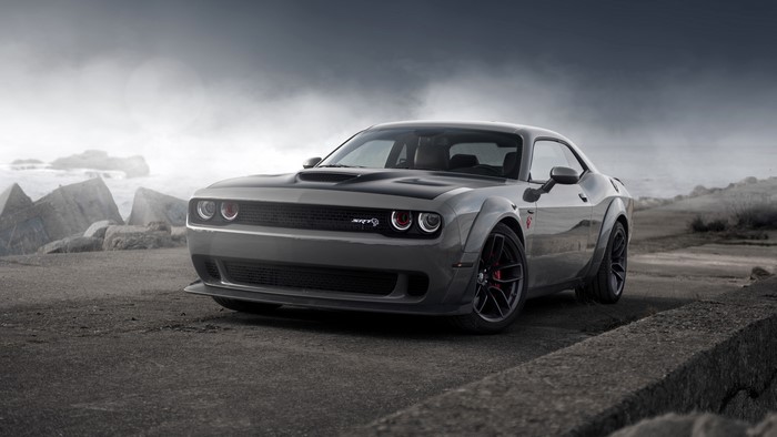 4K Dodge Challenger SRT Hellcat muscle car