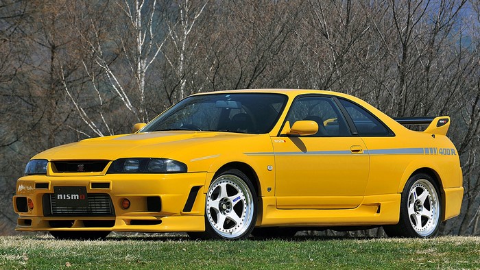 Yellow Nissan Skyline GT-R R33 400R by Nismo