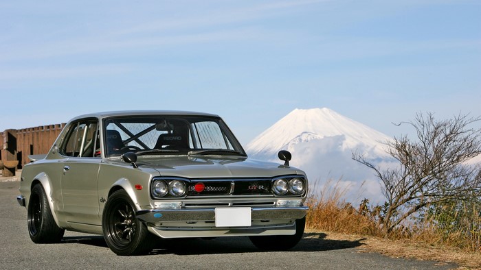 Nissan Skyline 2000 GT-R with Mount Fuji