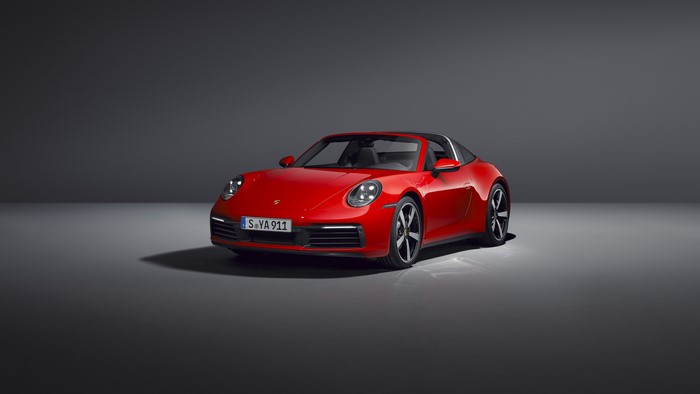 Red Porsche 911 Targa 4K