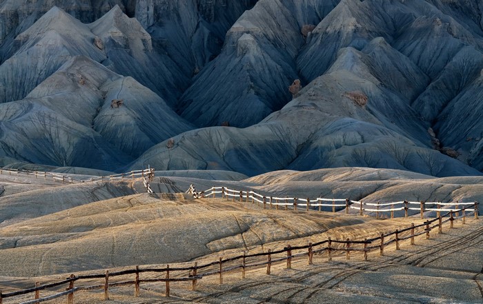 4K Utah landscape with fences and mountains