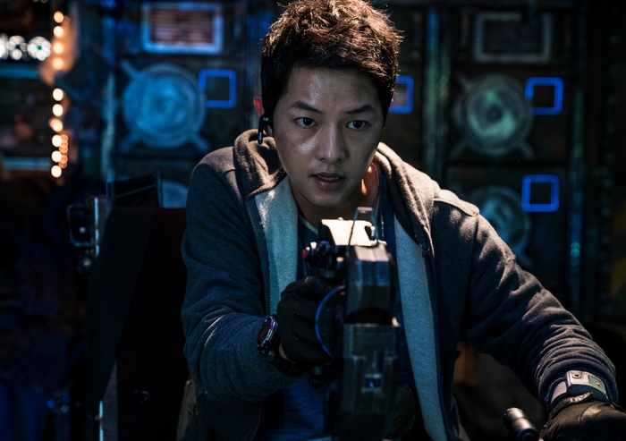 Song Joong-ki as Tae-ho in Space Sweepers 4K
