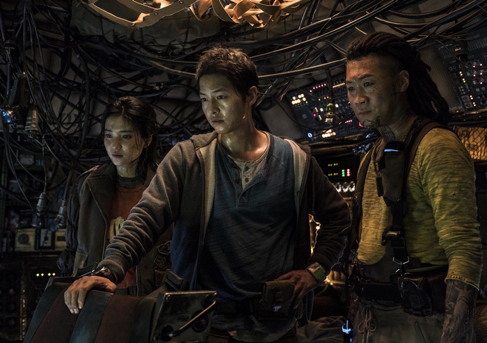 Song Joong-ki, Kim Tae-ri, and Jin Seon-kyu in Space Sweepers 4K