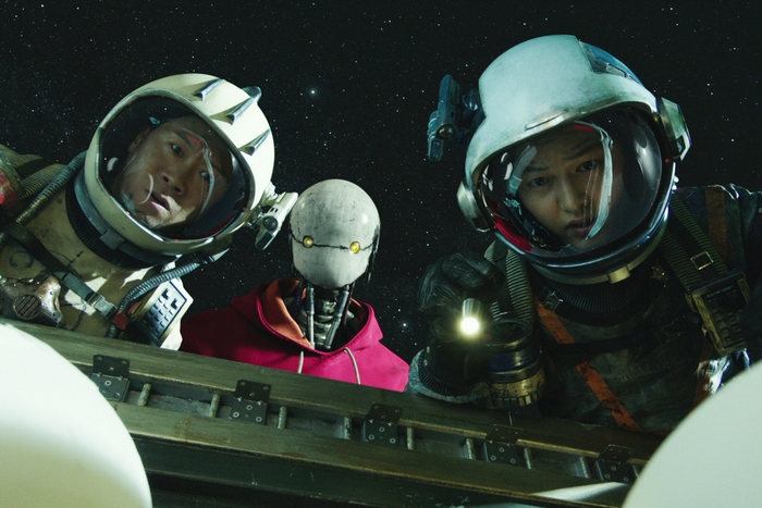 Space Sweepers: Tae-ho, Bubs, and Tiger Park
