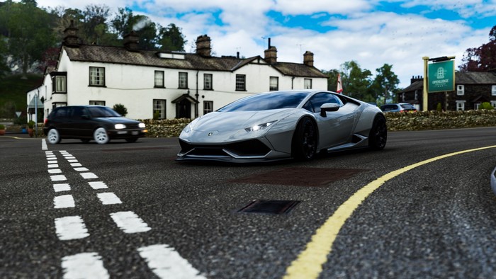 Lamborghini Huracan and Volkswagen Golf III in Forza Horizon 4