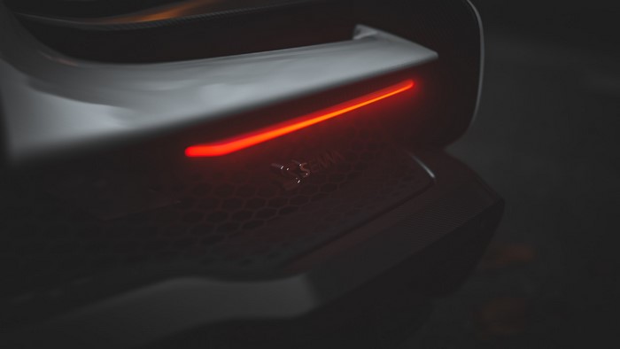 McLaren Senna rear light and emblem