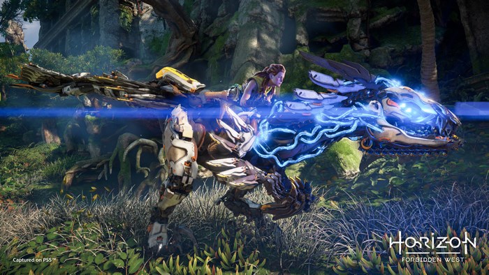 Aloy riding a robotic dinosaur in Horizon Forbidden West 4K