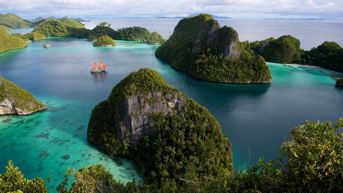 Sailing ship in Raja Ampat, Indonesia