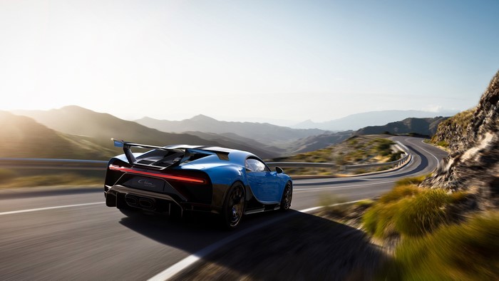 4K Bugatti Chiron Pur Sport on a Mountain Road