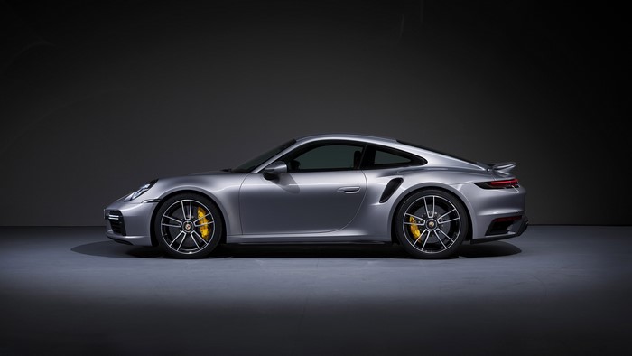4K Porsche 911 Turbo S side view