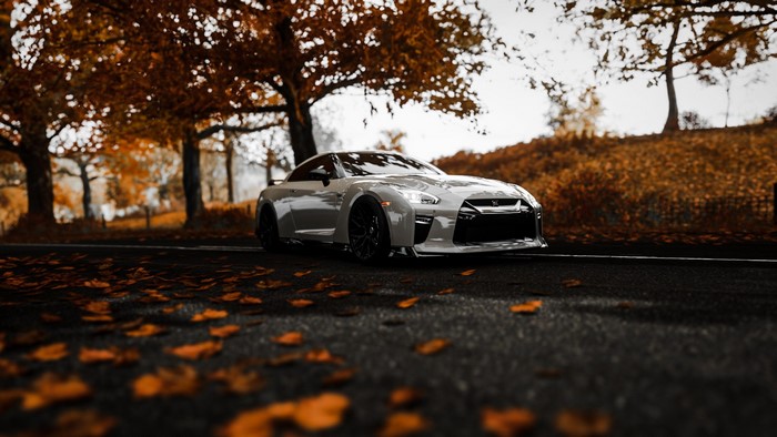 Nissan GTR in Forza Horizon 4 during autumn