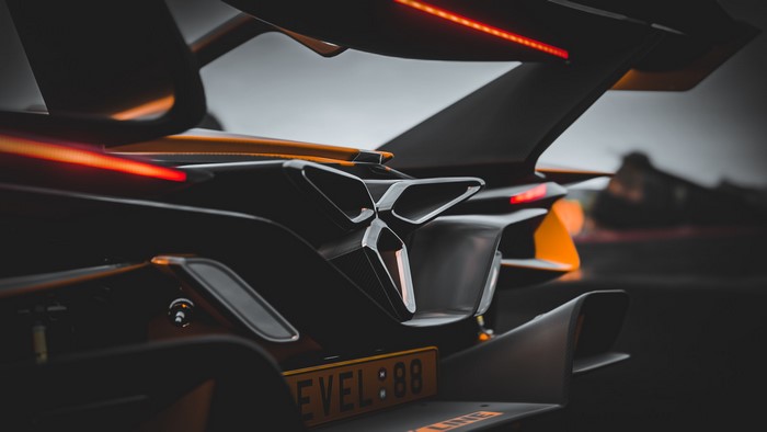 Apollo Intensa Emozione car rear detail