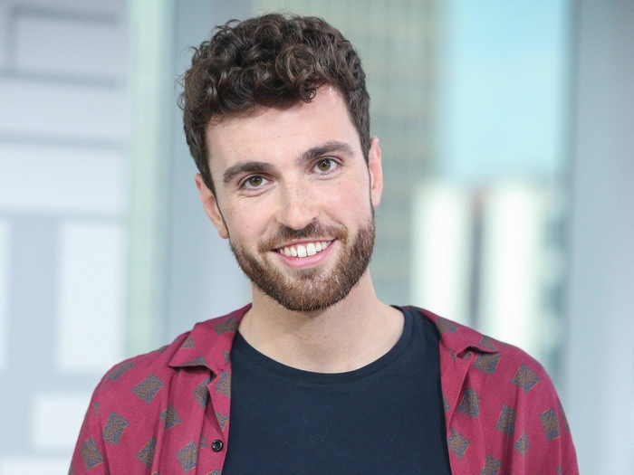 Duncan Laurence smiling