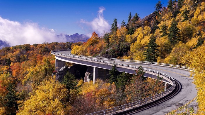 Linn Cove Viaduct, North Carolina, USA, Fall Landscape