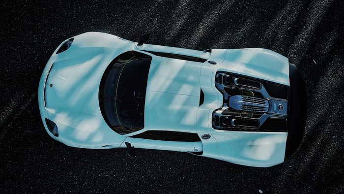 Top view of a white Porsche 918 Spyder