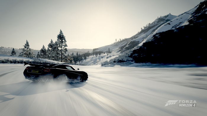 Koenigsegg Agera from Forza Horizon 4 drifting on snow