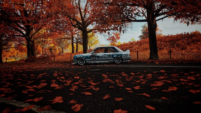 BMW M3 E30 with Mahle livery in Forza Horizon 4
