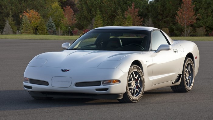 White Chevrolet Corvette C5 parked outdoors