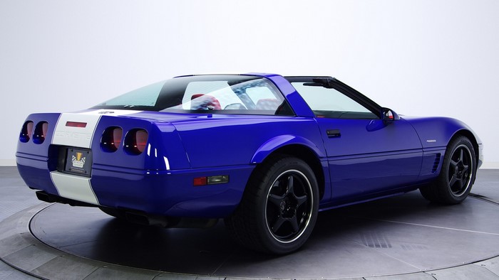 Blue Chevrolet Corvette C4 Grand Sport