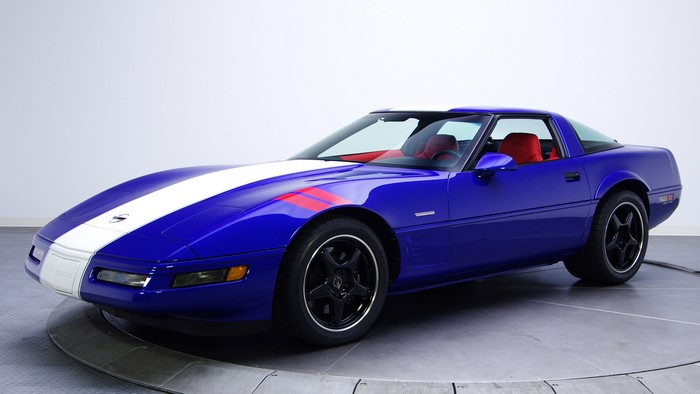Blue Chevrolet Corvette C4 Grand Sport with white stripe