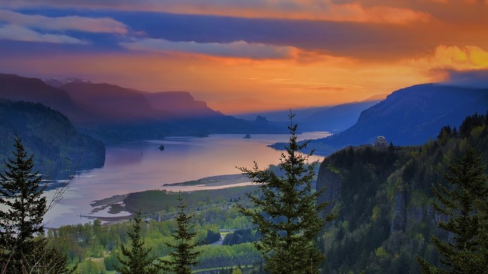 Columbia River Gorge at Sunset with Mountains and Trees