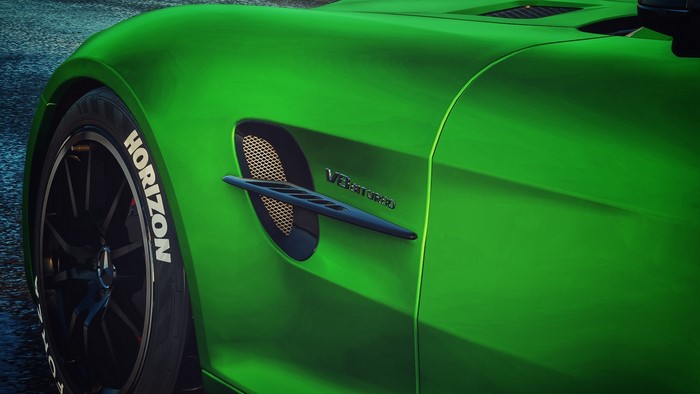 Green Mercedes-AMG GT R in Forza Horizon 4