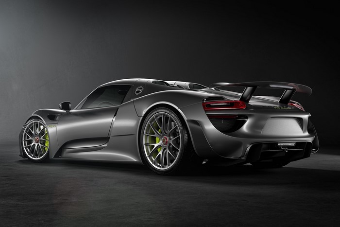 Silver Porsche 918 Spyder sports car