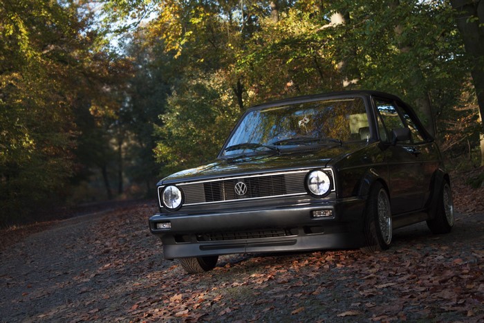 4K Volkswagen Golf Mk1 in Fall Forest