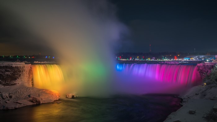 4K Colorful Niagara Falls at Night