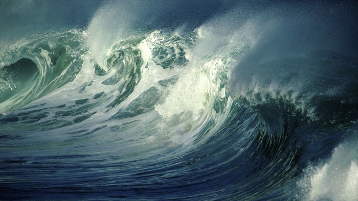 Crashing ocean waves with sea spray
