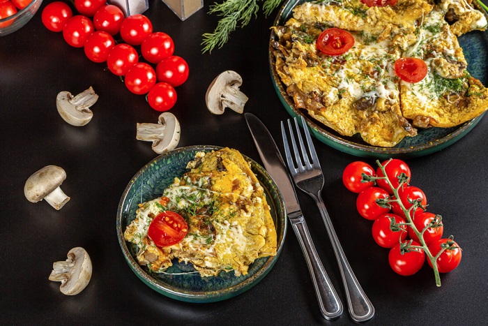 Omelette with Tomatoes and Mushrooms