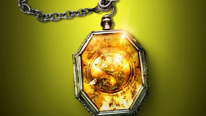 Harry Potter and the Deathly Hallows: Part 1 Slytherin Locket