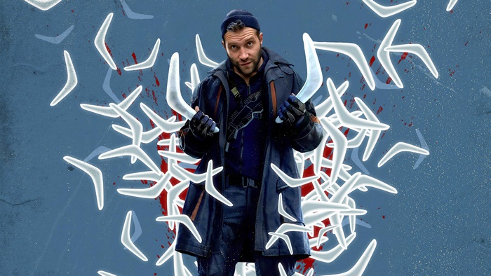 Captain Boomerang surrounded by boomerangs