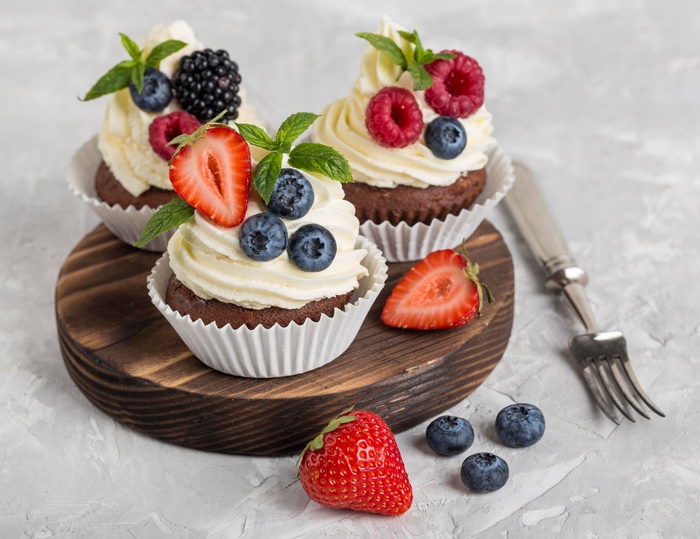 Chocolate Cupcakes with Berries and Cream