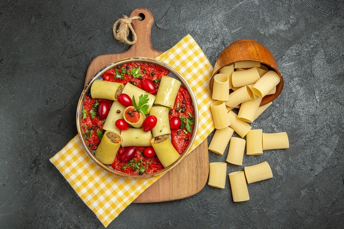 Pasta with Tomato Sauce and Dogwood Berries