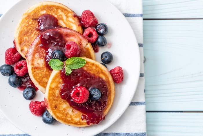 Pancakes with Berries and Raspberry Sauce