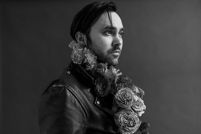 Shakey Graves with flowers