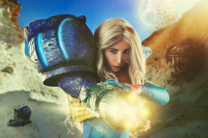 Samus Aran Cosplay with Arm Cannon